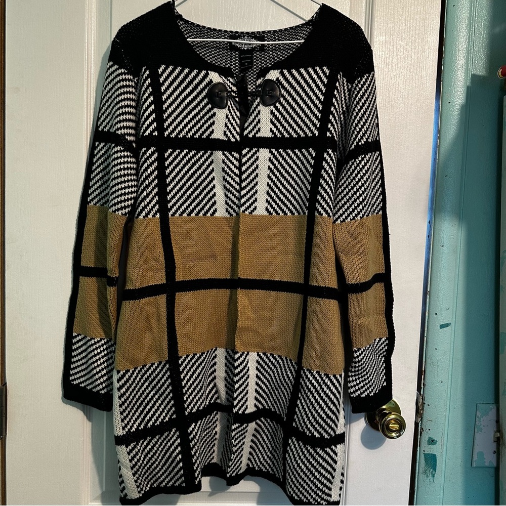 🎀Black and Tan Plaid Sweater